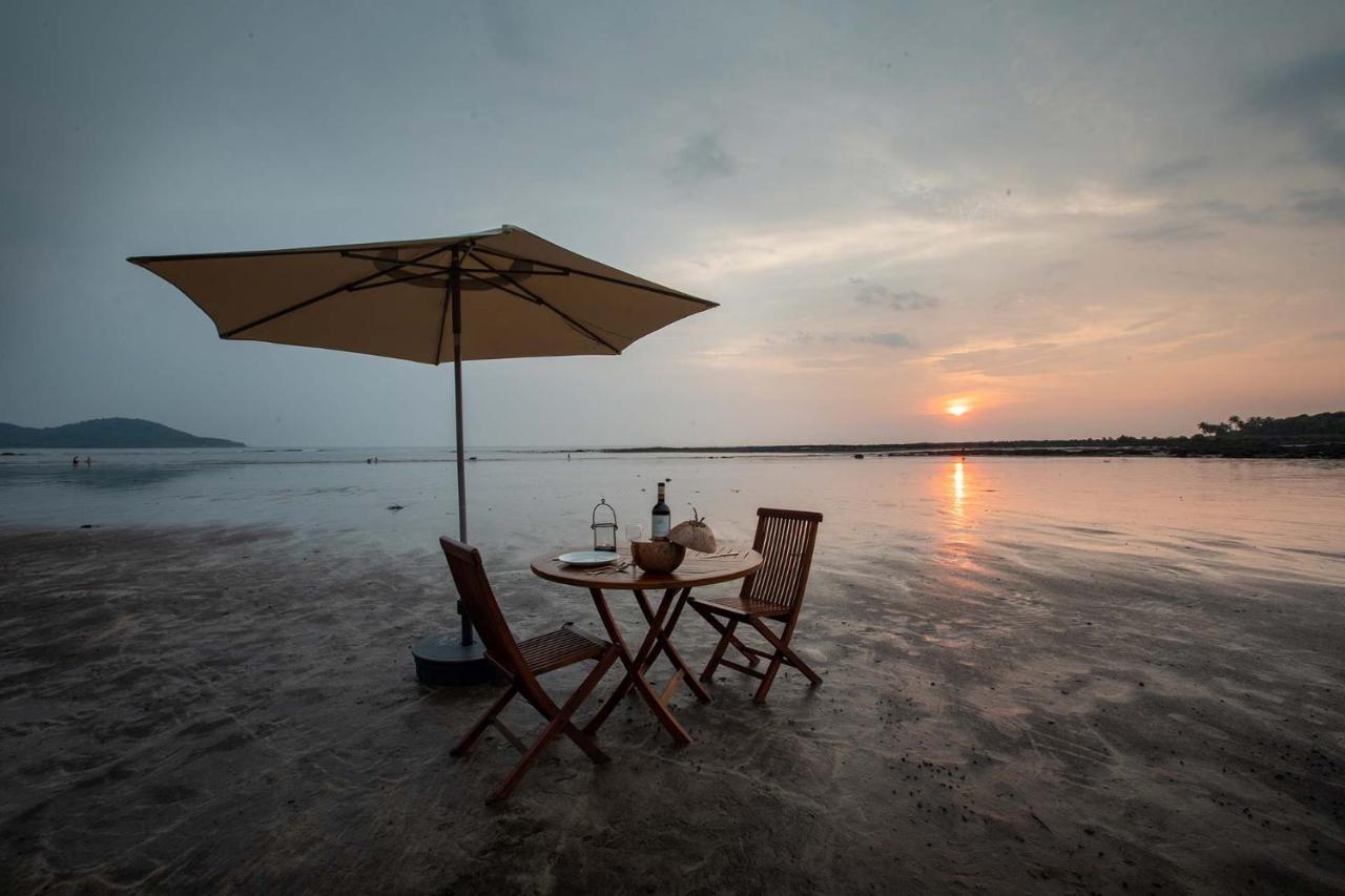 Casa Del Mer By Stayvista - Nearby Beach With, Sea-View Rooms & Coconut Farm Alībāg Exterior foto